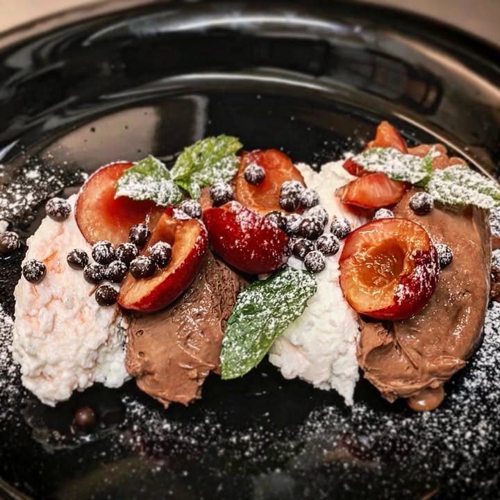 Chocolate, ricotta and cherry mousse!🤩